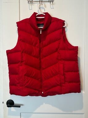Lands' End Women's Down filled Red Quilted Puffer Vest. B17